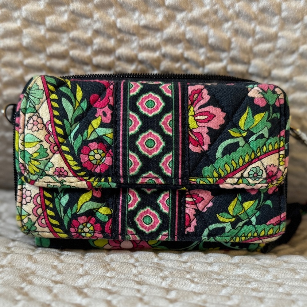 EUC Vera Bradley All in One Wallet